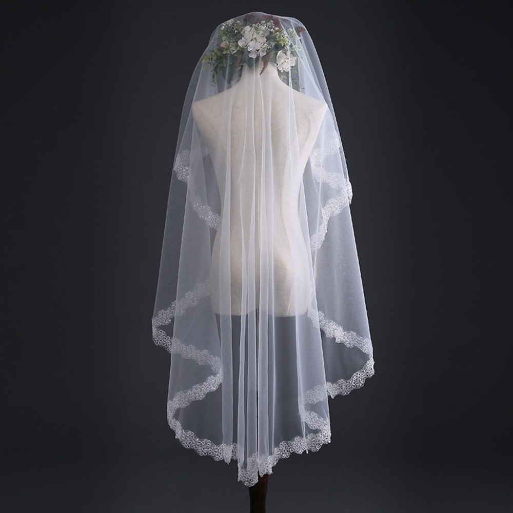 Two-Tier Lace Edge Wedding Veil in White